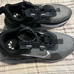 Nike Air Max 2021 Black and Gray Athletic Shoes
